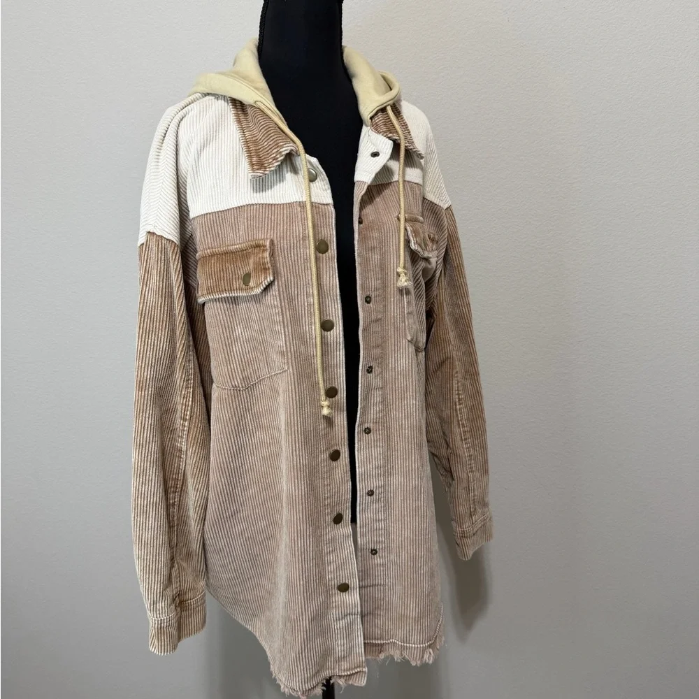 Two-Tone Corduroy Button-Up Jacket W6